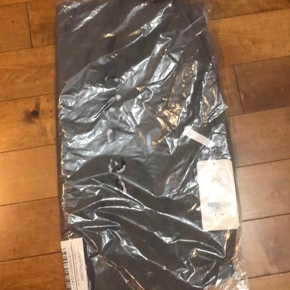 NWT Fabletics STACEY PULLOVER - Picture 5 of 6